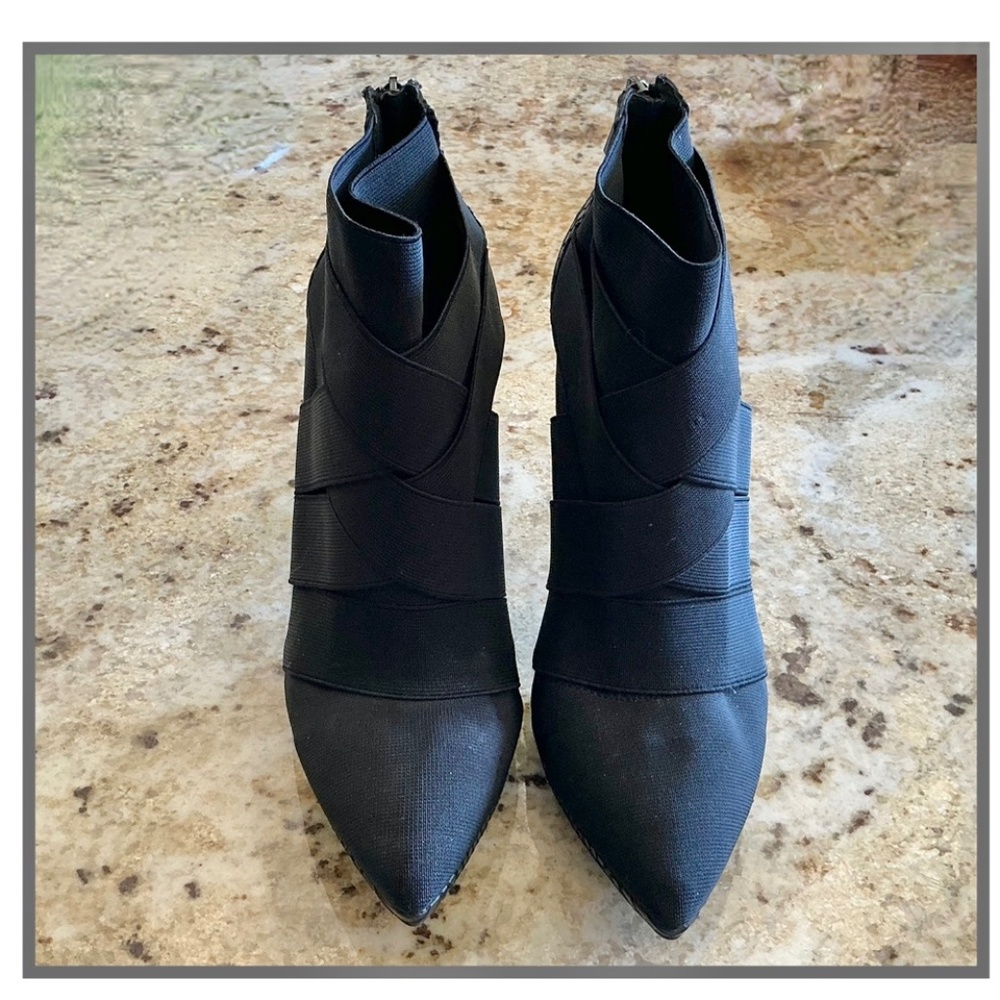 JESSICA SIMPSON STILETTO BOOTIES 9.5. NEVER WORN! GORGEOUS